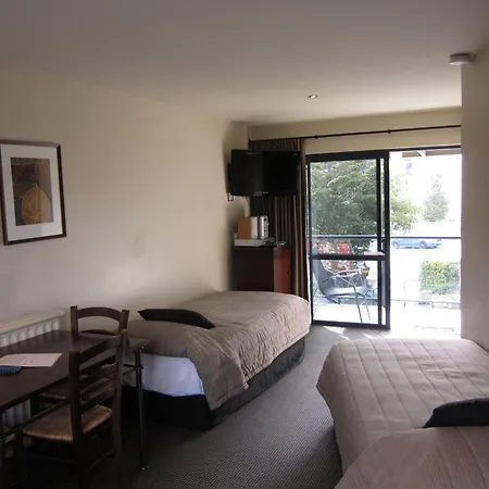 Four Seasons Motel-3
