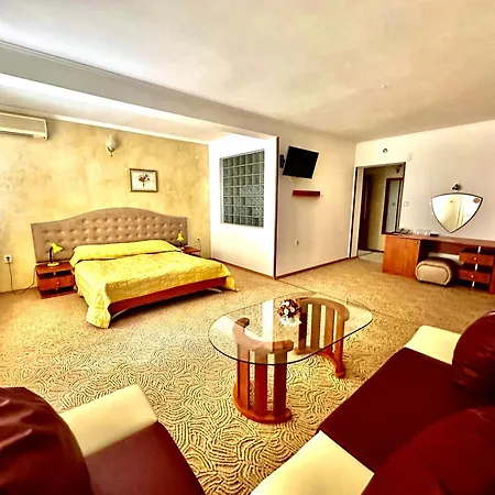 Family Hotel The Golden Fish-2