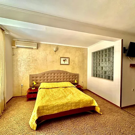 Family Hotel The Golden Fish-3