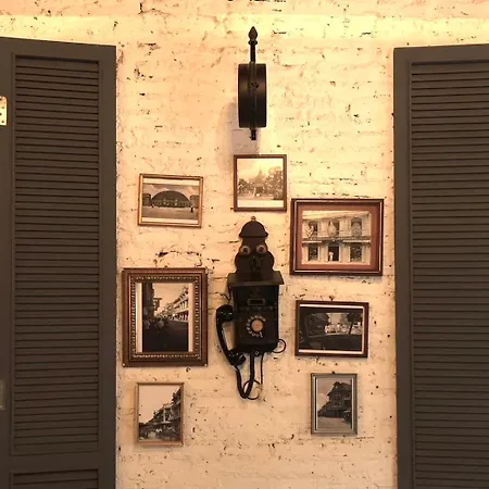 Central Old Town Cottage-2