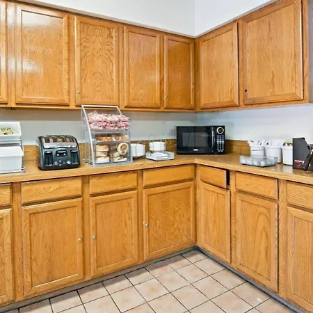 Super 8 By Wyndham Plano/Dallas Area-2