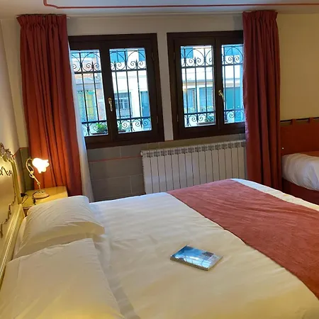 Ca' San Trovaso - 6 Rooms-3