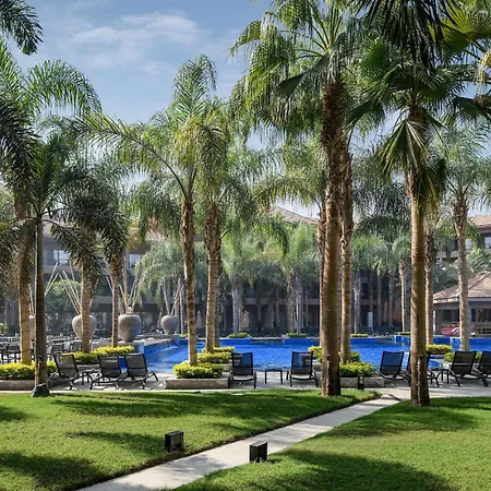 Dusit Thani Lakeview Cairo-3