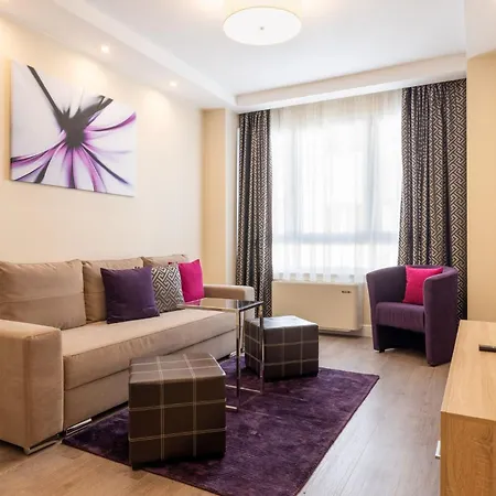 Silver Crown Hotel & Residence, Palace Quarter-3