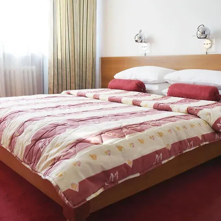 Hotel Grand-3