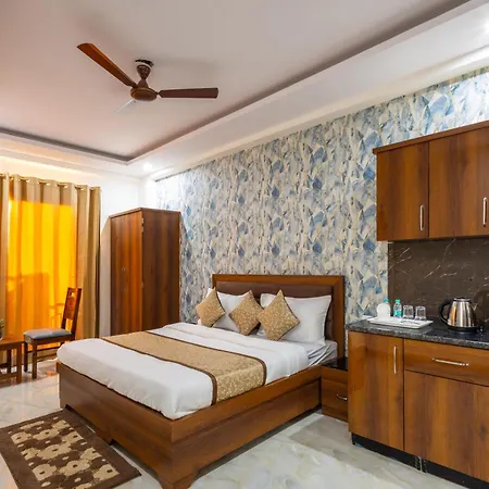 Hotel Gill Comfort Inn - Close To Medanta, Artemis And Fortis Hospital-3
