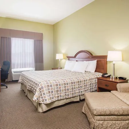 Days Inn & Suites By Wyndham Swainsboro-2