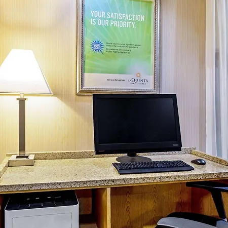 La Quinta By Wyndham Stamford / New York City-3