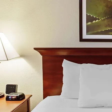 La Quinta By Wyndham Stamford / New York City-2