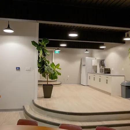 Scott'S Inn & Suites-3