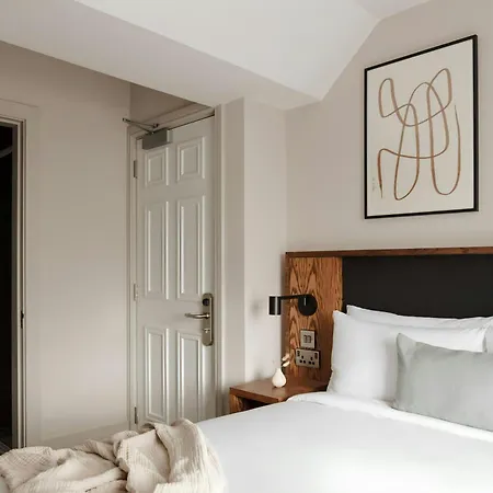 The Leeson Inn-3