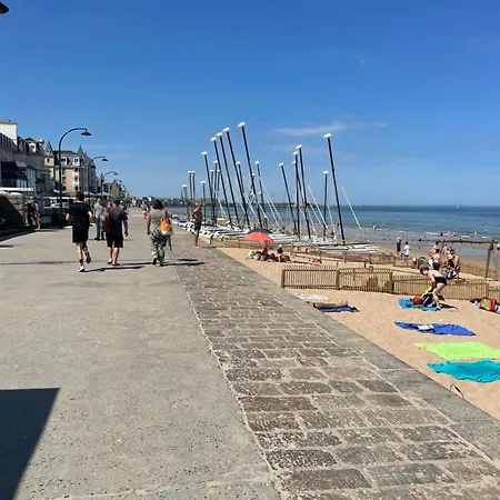 STUDIO 3 Mn de la PLAGE Terrasse Vélos Proche de la ville fortifiée-2
