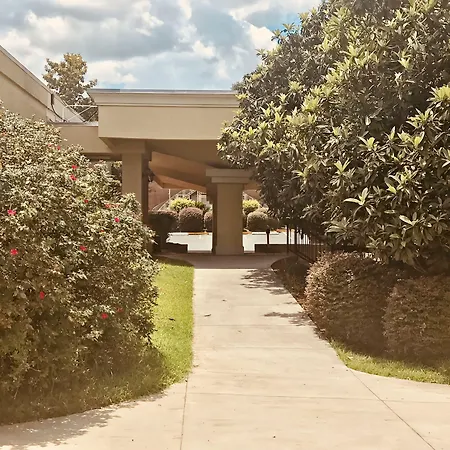Quality Inn & Suites Conference Center Statesboro Historic District-2