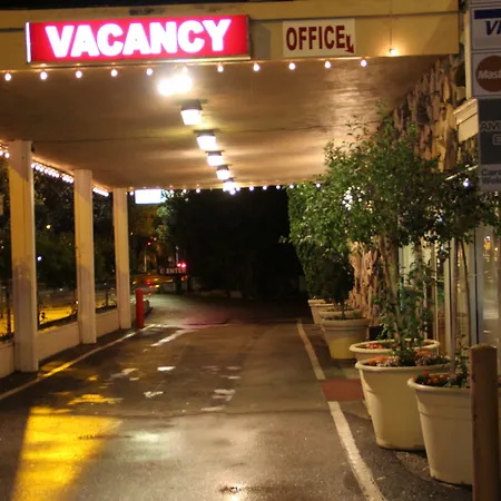 Caravelle Inn Extended Stay-3