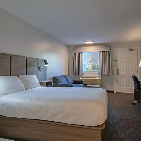 Riverland Inn & Suites-3
