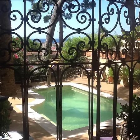 Hotel Petit Palais-3