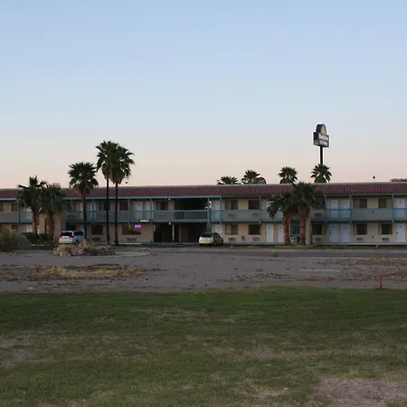 Days Inn & Suites By Wyndham Needles-2