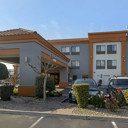 Best Western PLUS Fresno Inn-3