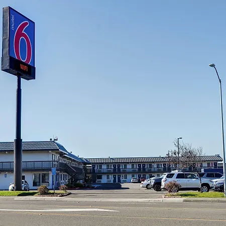 Motel 6-Eureka, CA Redwood Coast-3