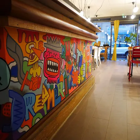 Street Art Hotel-3