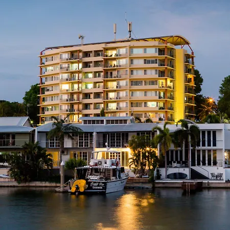 Cullen Bay Resorts-2