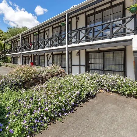 Kingswood Manor Motel-2