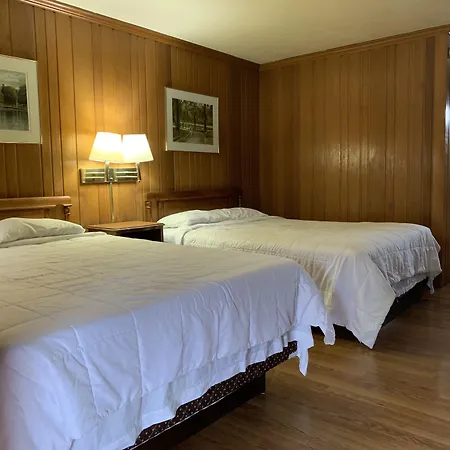 The Lincoln Lodge Urbana-2