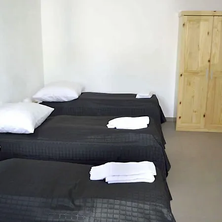 Zwei Raben Pension-2