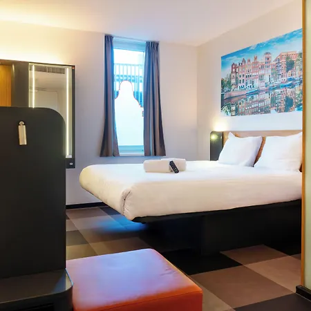 Easyhotel Amsterdam Arena Boulevard-2