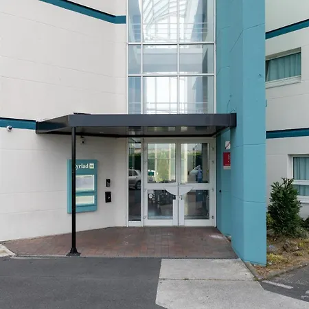 Hotel Cerise Lens-3