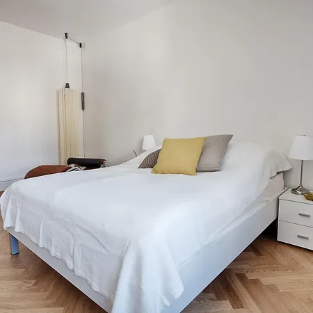 Am Pavillon, Bed&Kitchen-2