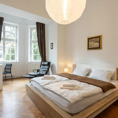 Urban Rooms-- Free Parking---2