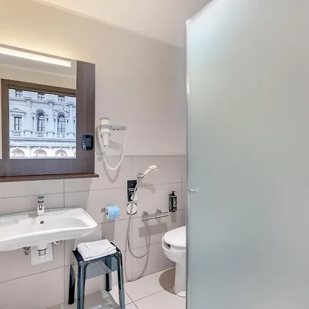 B&B Hotel Bergamo City-3