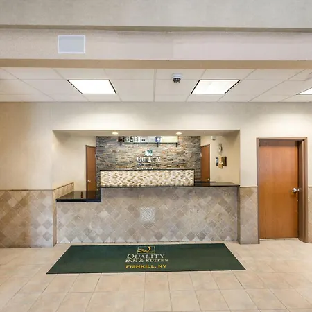 Quality Inn & Suites Fishkill South Near I-84-2
