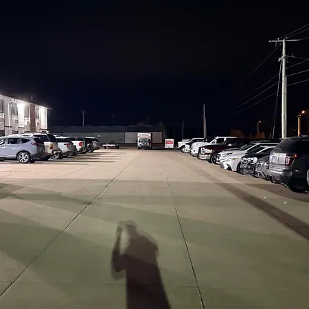 Budget Inn & Suites-3