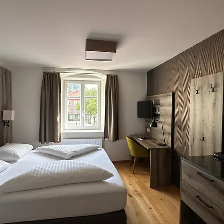 Hotel Goldener Loewe-2