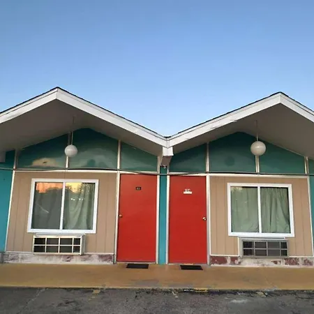 Gray Plaza Motel Benton Rend Lake I-57-2