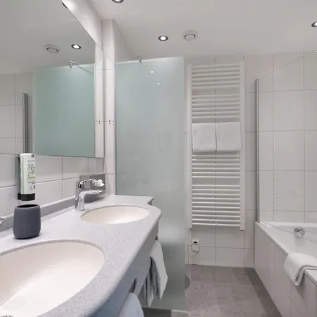B-Smart Hotel Schoenenwerd-3