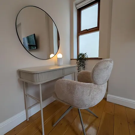 Crawford House - Scholarlee Living Apartments-3