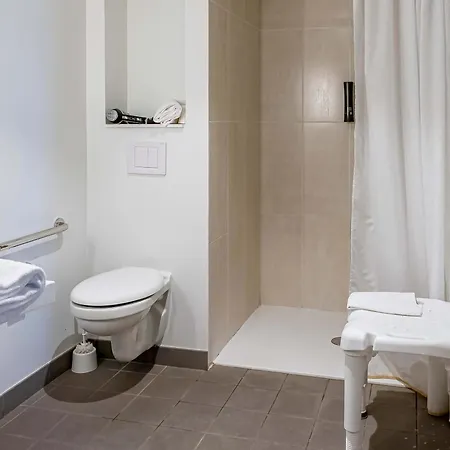 B&B Hotel Bordeaux Bassins A Flot-3