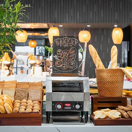 Le Sands Oceanfront Danang Hotel-2