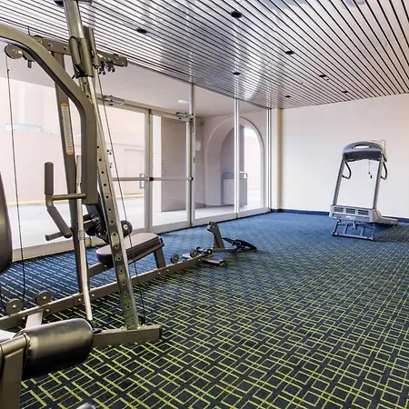 Quality Inn & Suites Charleston - Civic Center-3