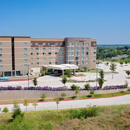 Courtyard By Marriott Dallas Carrollton And Carrollton Conference Center-3