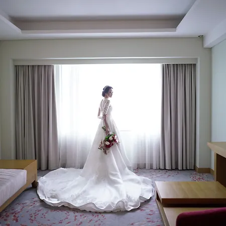 Holiday Inn & Suites Jakarta Gajah Mada By Ihg-2