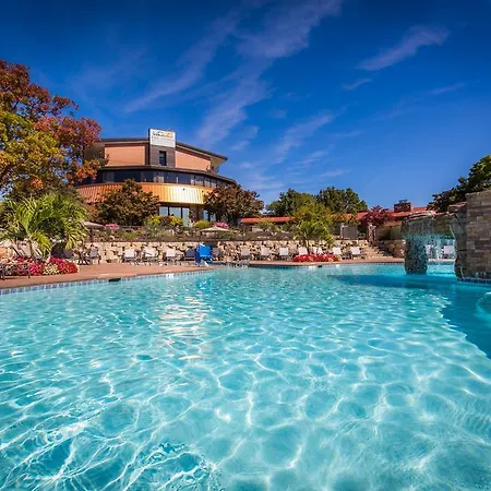 Lodge Of Four Seasons Golf Resort, Marina & Spa-3