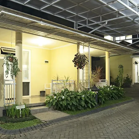 Riverstone Hotel & Cottage-2