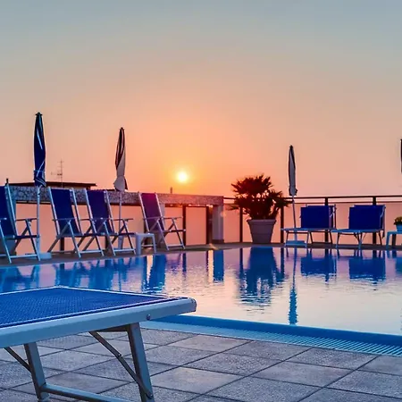 Renzo Hotel-3