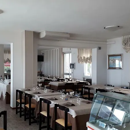 Hotel Oasi Ristorante Pizzeria-3