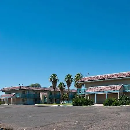 Days Inn & Suites By Wyndham Needles-3