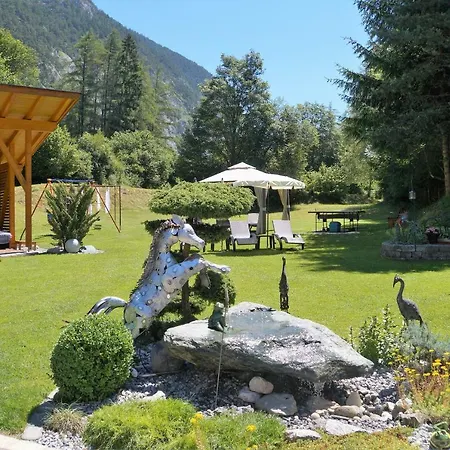 Gästehaus Almrausch, Ferienanlage mit Pool-2